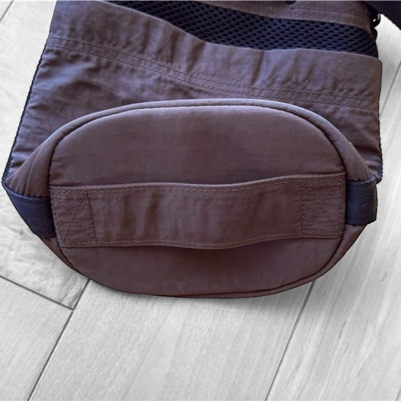 ALO Yoga Bucket Bag in espresso brown - Picture 3 of 4